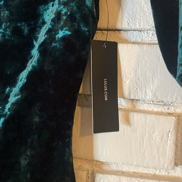 Lulu’s dark green velvet off the shoulder dress - Picture 5 of 9